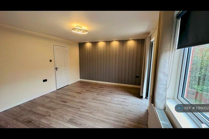 3 Bedroom Terraced House To Rent In Bathurst Street, Swansea, SA1