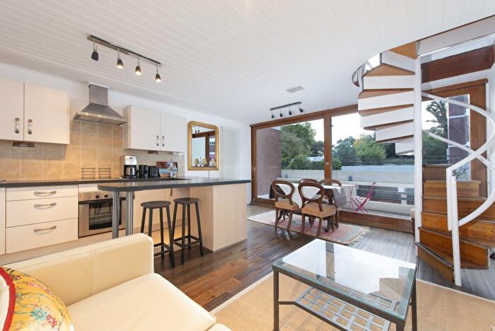 1 Bedroom Flat To Rent In Southwood Lawn Road, Highgate, N6