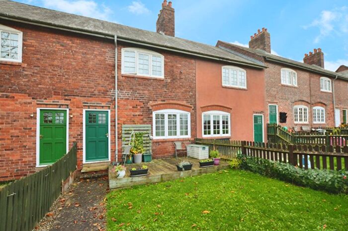 3 Bedroom Terraced House For Sale In Model Village, Worksop, S80