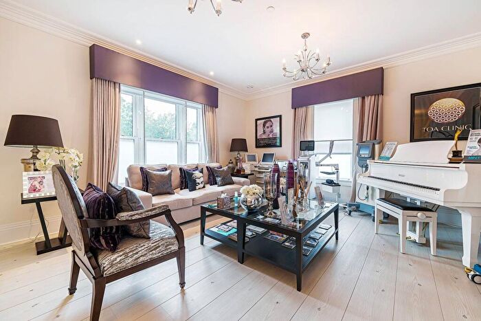 4 Bedroom End Of Terrace House For Sale In Battersea Park Road, Battersea Park, London, SW11