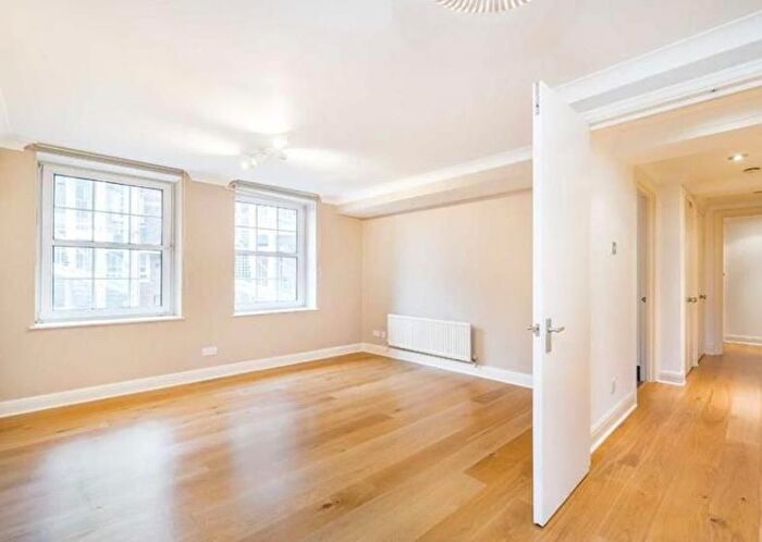 2 Bedroom Flat To Rent In Blandford Street, Marylebone, London, W1U