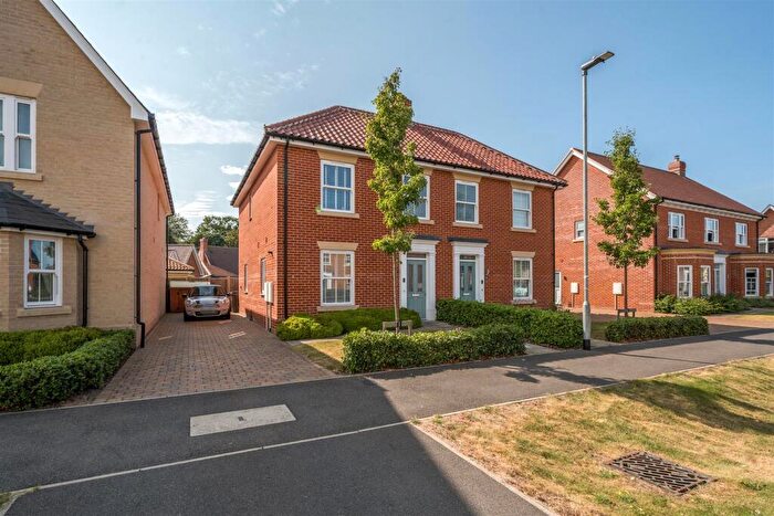 3 Bedroom Semi-Detached House For Sale In The Avenue, Lawford Green, CO11