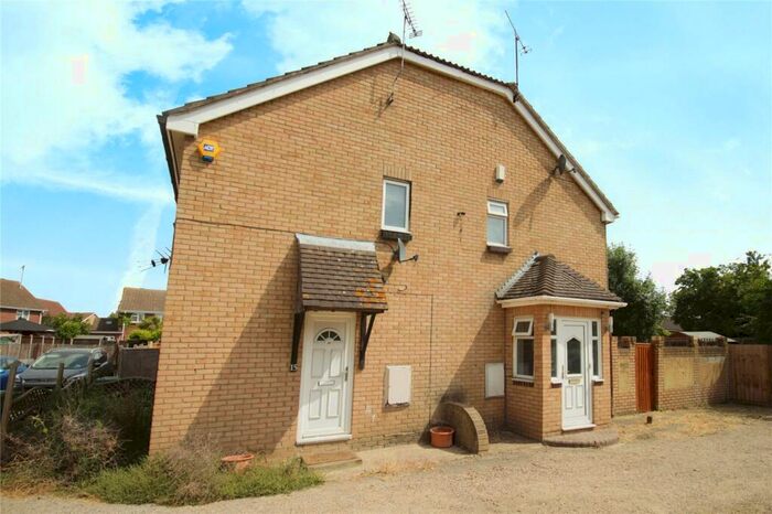 2 Bedroom Semi-Detached House To Rent In Meadgate, Basildon, SS13