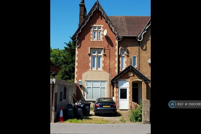 2 Bedroom Flat To Rent In Selhurst Croydon, London, SE25