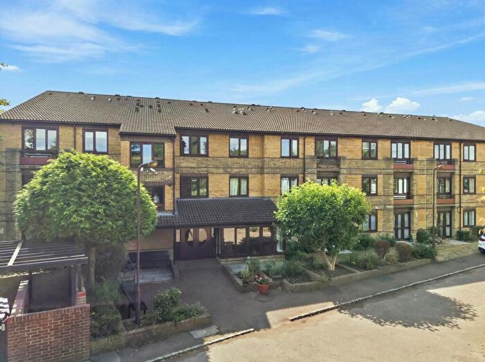 1 Bedroom Retirement Property For Sale In Cambridge Road, Wanstead, E11