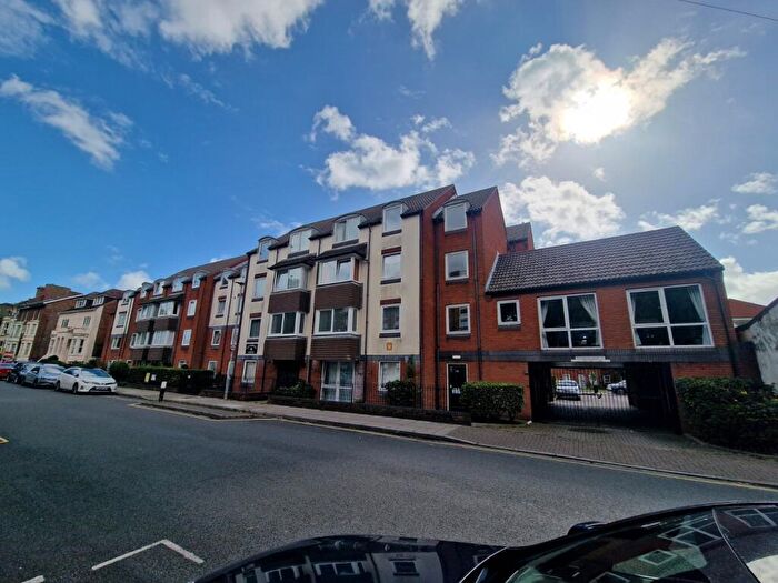 1 Bedroom Apartment For Sale In Cottage Grove, Southsea, Hampshire, PO5