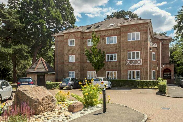 1 Bedroom Flat To Rent In Trematon Place, Teddington, TW11