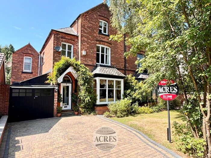 4 Bedroom Semi-Detached House For Sale In Rollason Road, Birmingham, B24