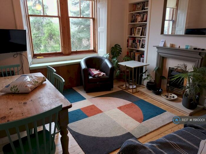 2 Bedroom Flat To Rent In Hawthornvale, Edinburgh, EH6