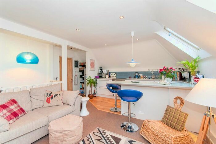 1 Bedroom Flat To Rent In Cromford Road, London, SW18