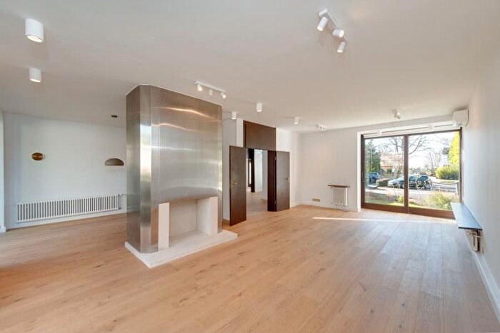 5 Bedroom Property To Rent In Cenacle Close, Hampstead, NW3