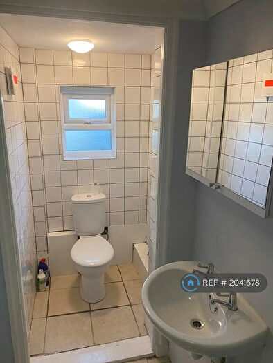 1 Bedroom Flat To Rent In Wennington Road, Rainham, RM13