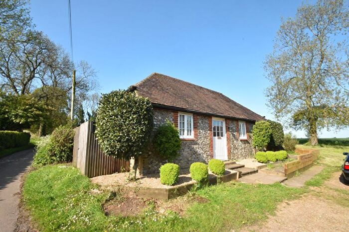 1 Bedroom Detached Bungalow To Rent In Hart Hill, Charing, TN27
