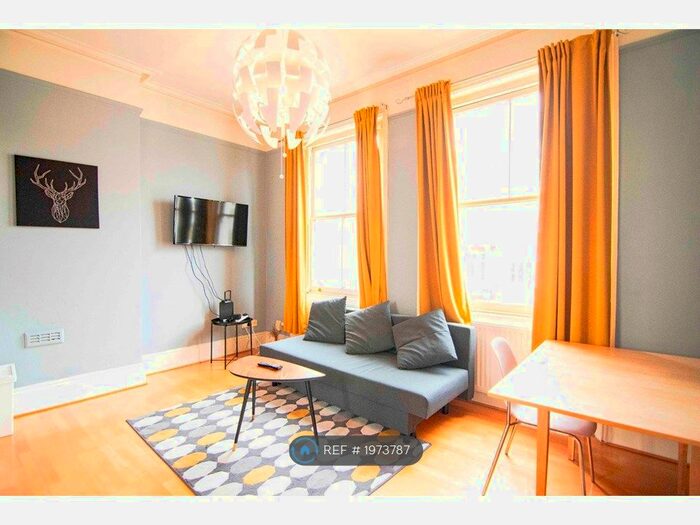 2 Bedroom Flat To Rent In London, London, SW10