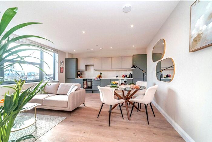 1 Bedroom Flat To Rent In St. Cuthberts Street, Bedford, Bedfordshire, MK40