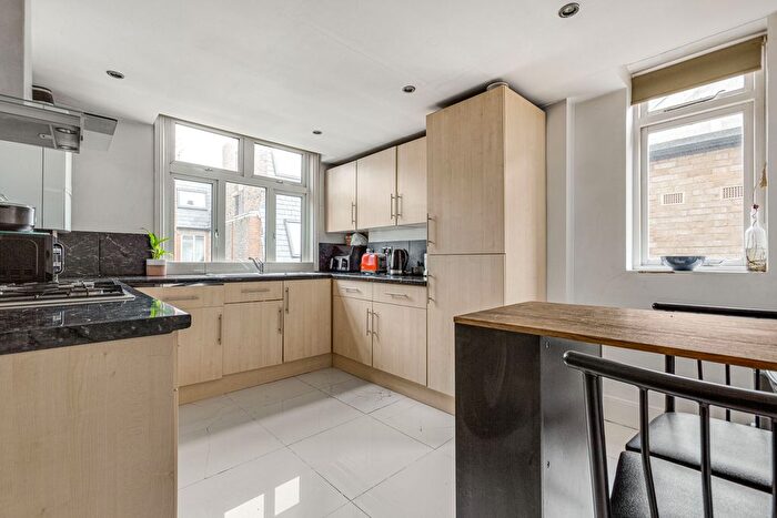 3 Bedroom Flat To Rent In New Kings Road, Hurlingham, SW6