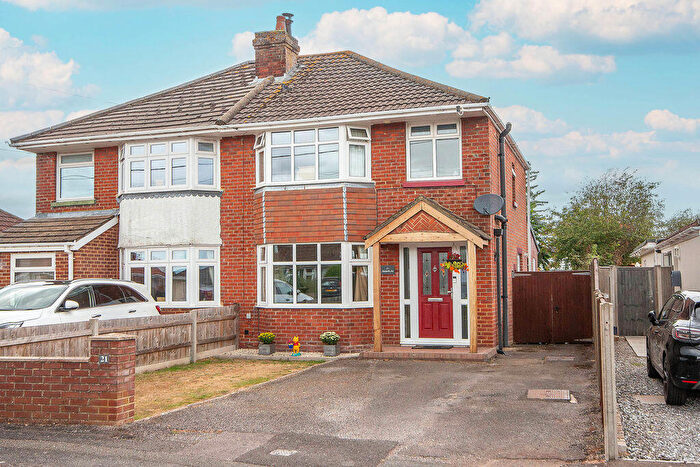 3 Bedroom Semi-Detached House For Sale In Morpeth Avenue, Totton, SO40