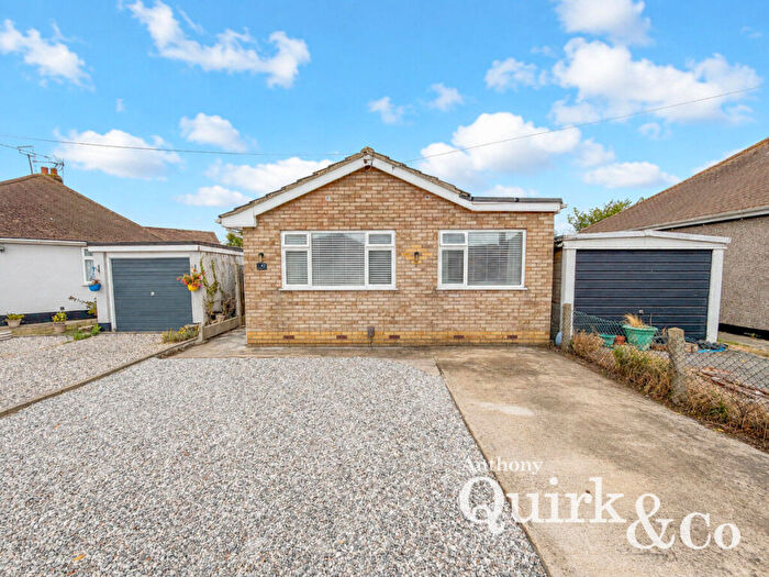 2 Bedroom Bungalow For Sale In Welbeck Road, Canvey Island, SS8