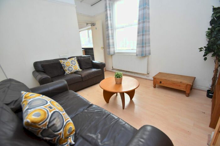 4 Bedroom Property To Rent In Tewkesbury Street, Cathays, Cardiff, CF24