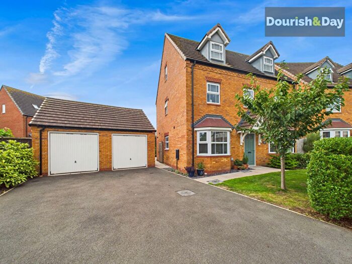 5 Bedroom Detached House For Sale In Sandpiper Drive, Stafford, ST16