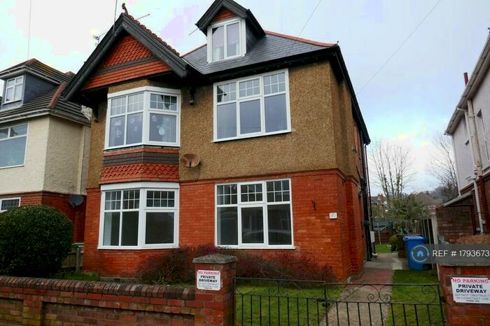 2 Bedroom Flat To Rent In Parkstone Avenue, Poole, BH14