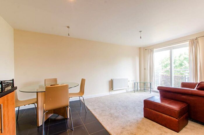 2 Bedroom Flat To Rent In Pancras Way, Bow, London, E3