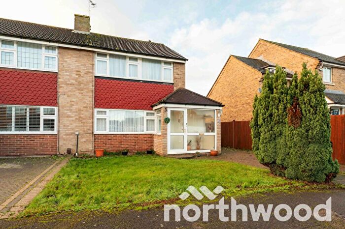 3 Bedroom Semi Detached House For Sale In Poplar Crescent, West Ewell, Epsom, KT19