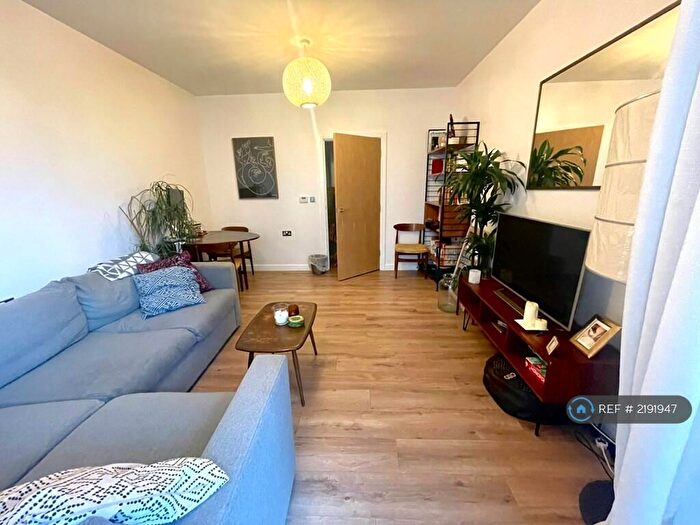 1 Bedroom Flat To Rent In Osier House, London, SE16