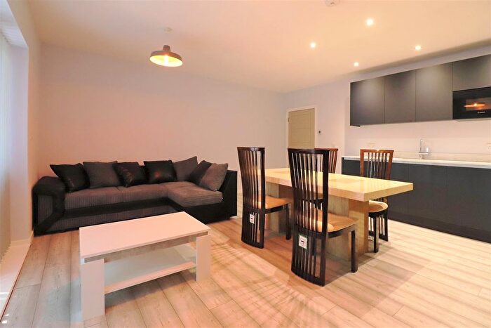 3 Bedroom Property To Rent In Welling High Street, Welling, DA16