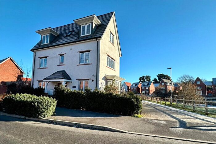 4 Bedroom Detached House For Sale In St. Georges Park, Binfield, Bracknell, Berkshire, RG42