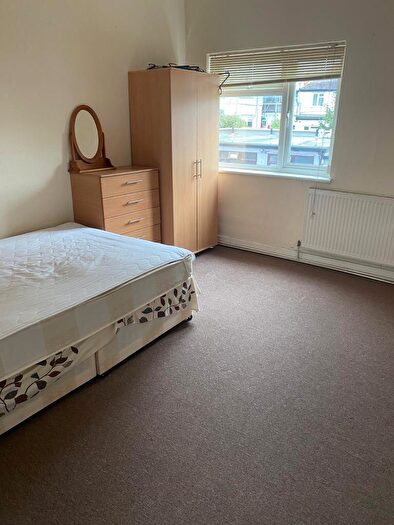 5 Bedroom Flat To Rent In Parson Street, Hendon, NW4