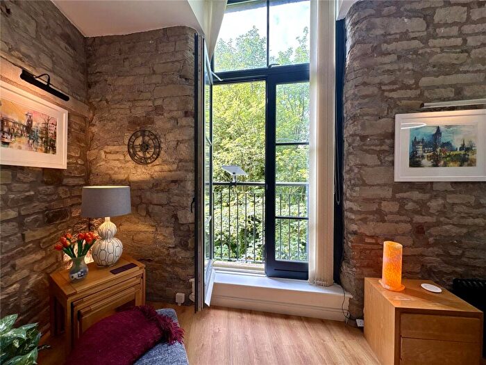 2 Bedroom Apartment To Rent In Victoria Street, Glossop, Derbyshire, SK13