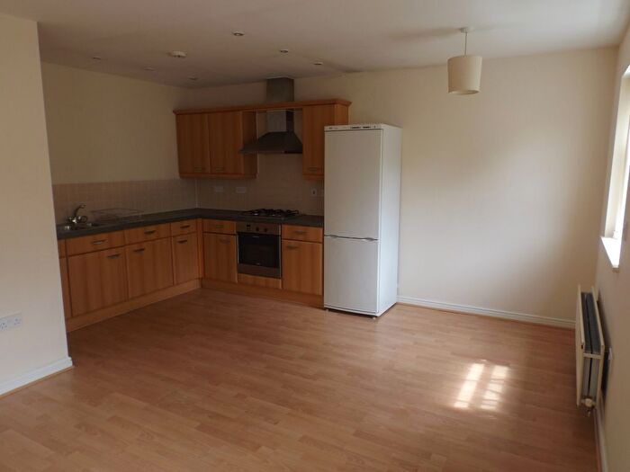 2 Bedroom Property To Rent In Chaloner Grove, Wakefield, WF1