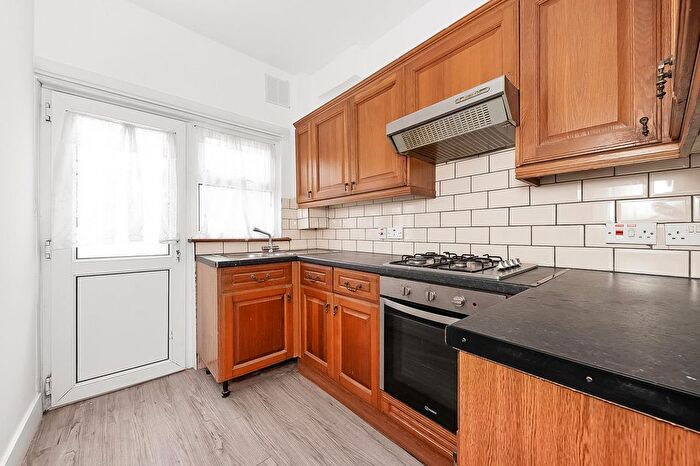 3 Bedroom Terraced House For Sale In Woodville Road, Thornton Heath, CR7
