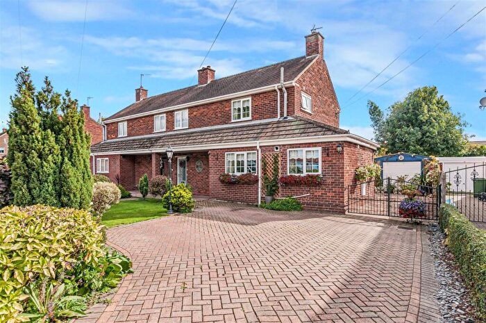 3 Bedroom Semi-Detached House For Sale In Western Road, Goole, DN14