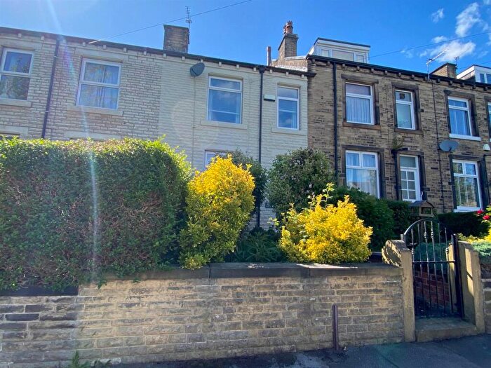 2 Bedroom Terraced House For Sale In St. James Road, Huddersfield, HD1