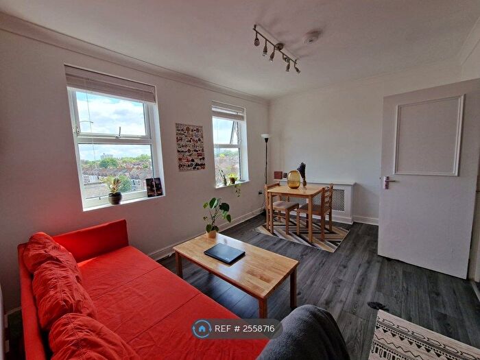 1 Bedroom Flat To Rent In Grand Parade, London, N4