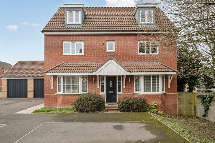 5 Bedroom Detached House For Sale In Coronel Close, Swindon, SN3