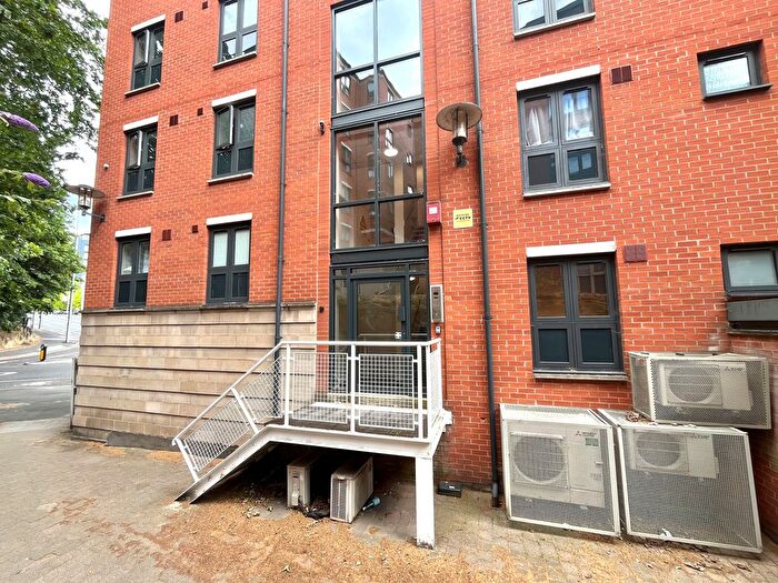 2 Bedroom Flat To Rent In Chardlace Walk, Nottingham, NG1