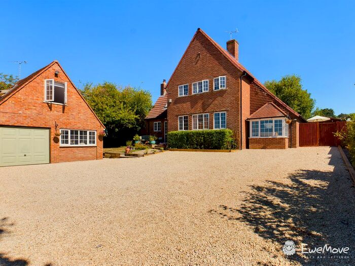 5 Bedroom Detached House To Rent In Amesbury Road, Shrewton, Salisbury, SP3