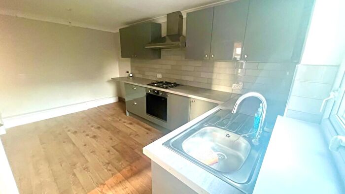 2 Bedroom Detached House To Rent In Bank Street, Chesterfield, S40