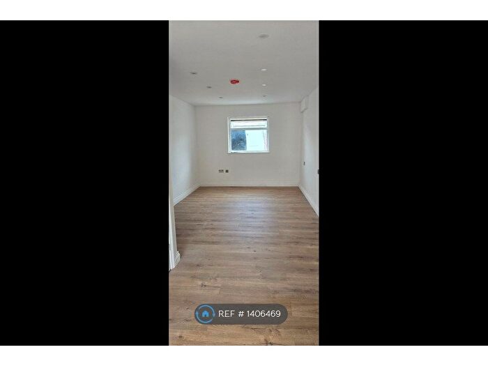Studio To Rent In Townsend Way, Northwood, HA6