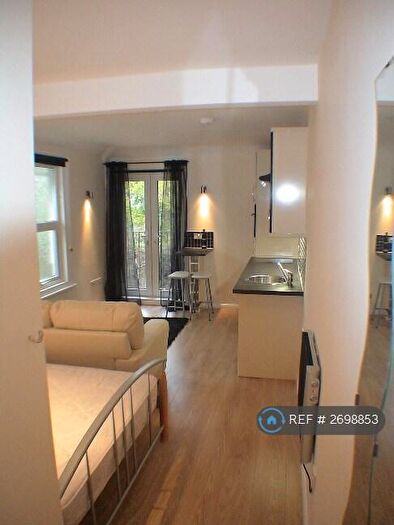 Studio To Rent In Langhorn Road, Southampton, SO16