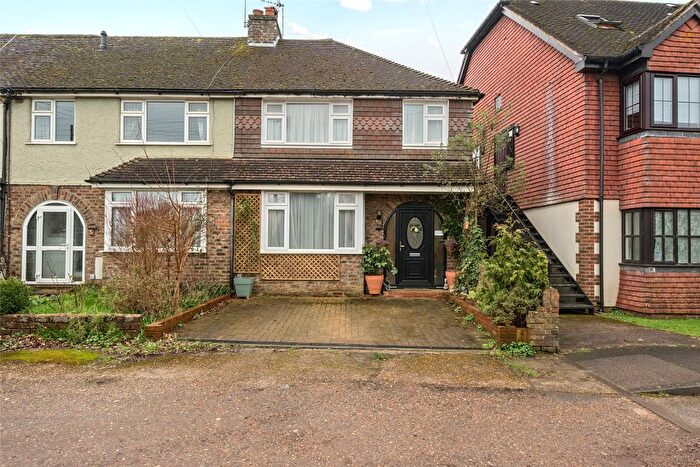 3 Bedroom End Terrace House For Sale In Coombe Avenue, Sevenoaks, Kent, TN14