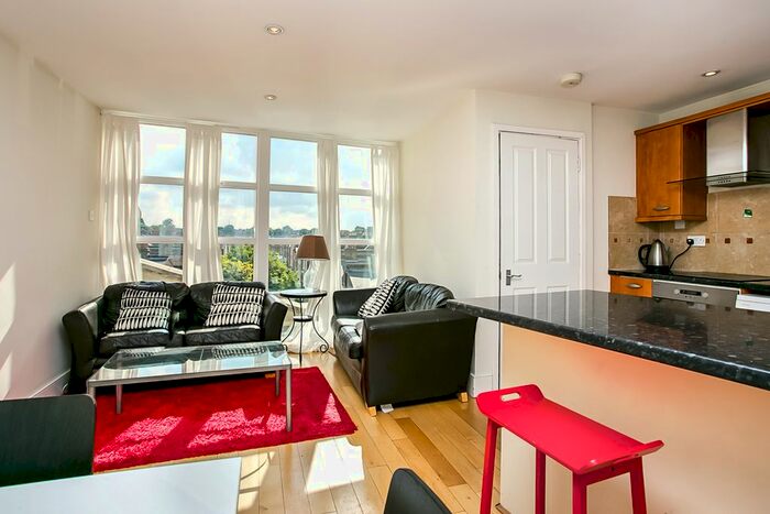 2 Bedroom Flat To Rent In Abbeville Road, Clapham, London, SW4