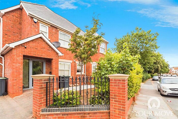 2 Bedroom Flat To Rent In Dashwood Road, Gravesend, Kent, DA11