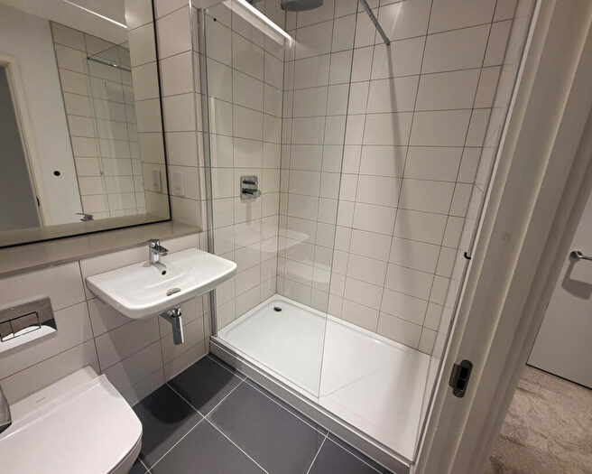2 Bedroom Flat To Rent In Block B, Bury Street, Salford, Lancashire, M3