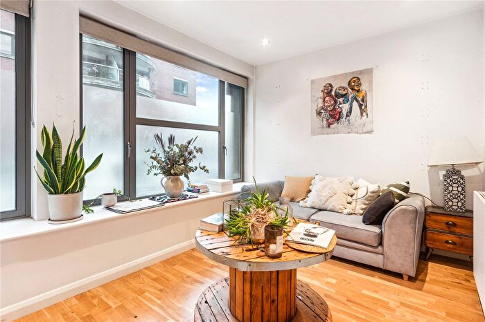 1 Bedroom Flat To Rent In Streatham High Road, London, SW16