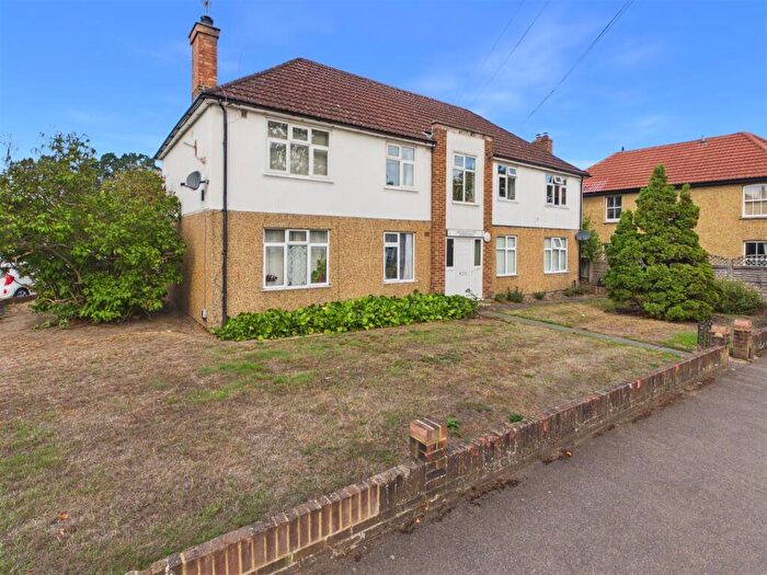 2 Bedroom Flat For Sale In Burhill Road, Hersham, Walton-On-Thames, KT12