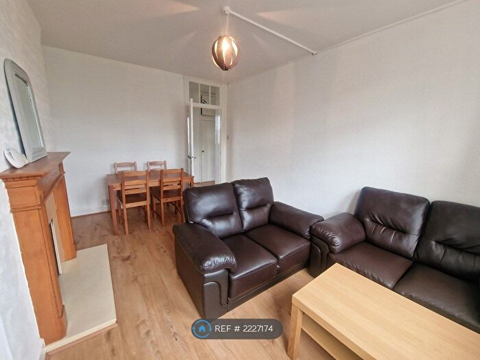 4 Bedroom Flat To Rent In Jebb Avenue, London, SW2